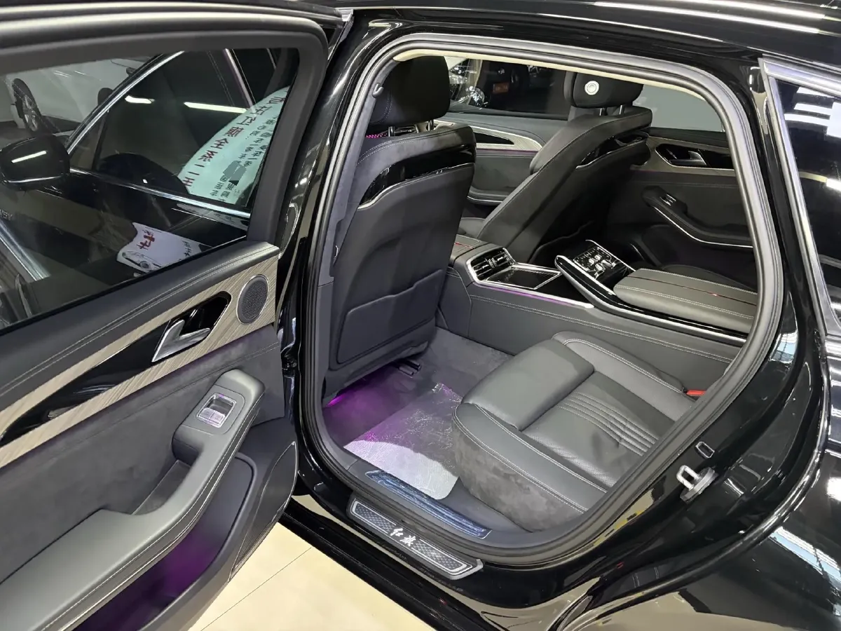 2020 HongQi H9 3.0T 283HP V6 7DCT,autocango,china used car exporter,china ev exporter,chinese used car exporter,chinese used ev exporter