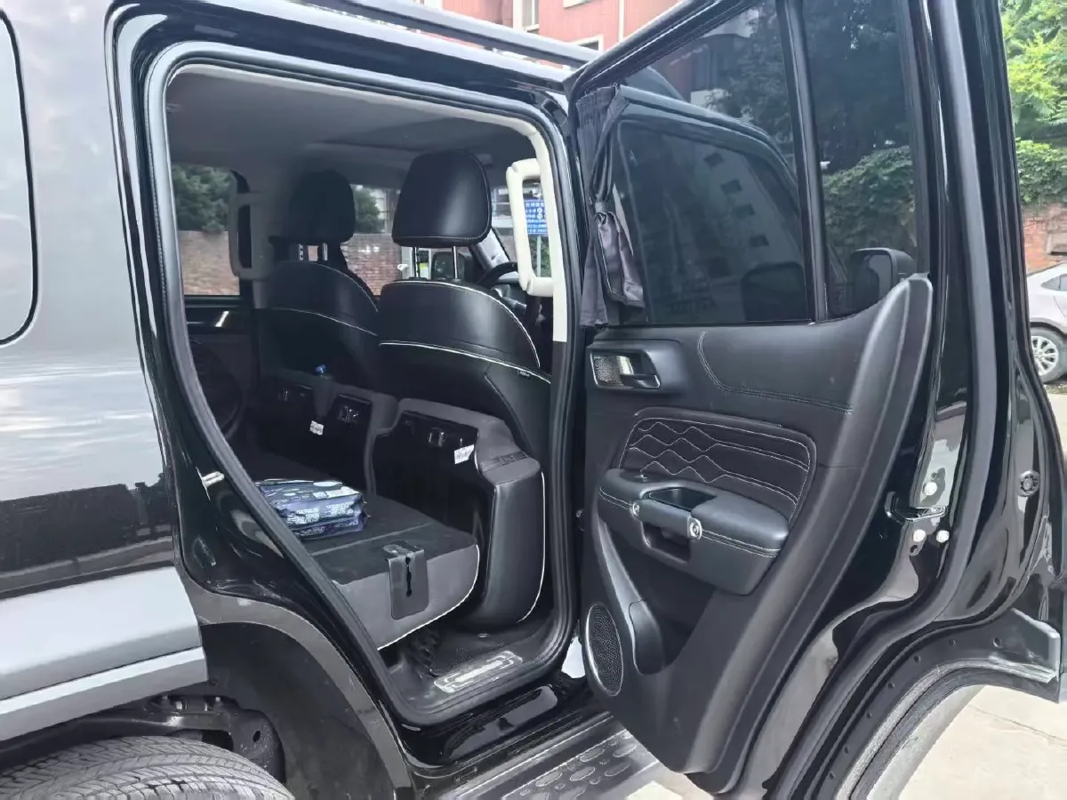2024 Tank 300 2.0T 227HP L4 8AT,autocango,china used car exporter,china ev exporter,chinese used car exporter,chinese used ev exporter