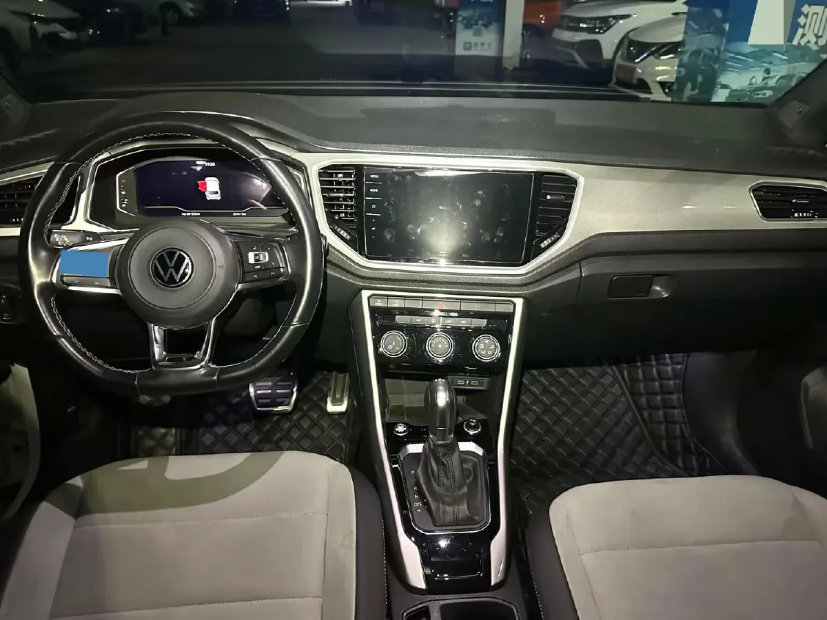 2021 Volkswagen T-Roc 1.4T 150HP L4 7DCT,autocango,china used car exporter,china ev exporter,chinese used car exporter,chinese used ev exporter