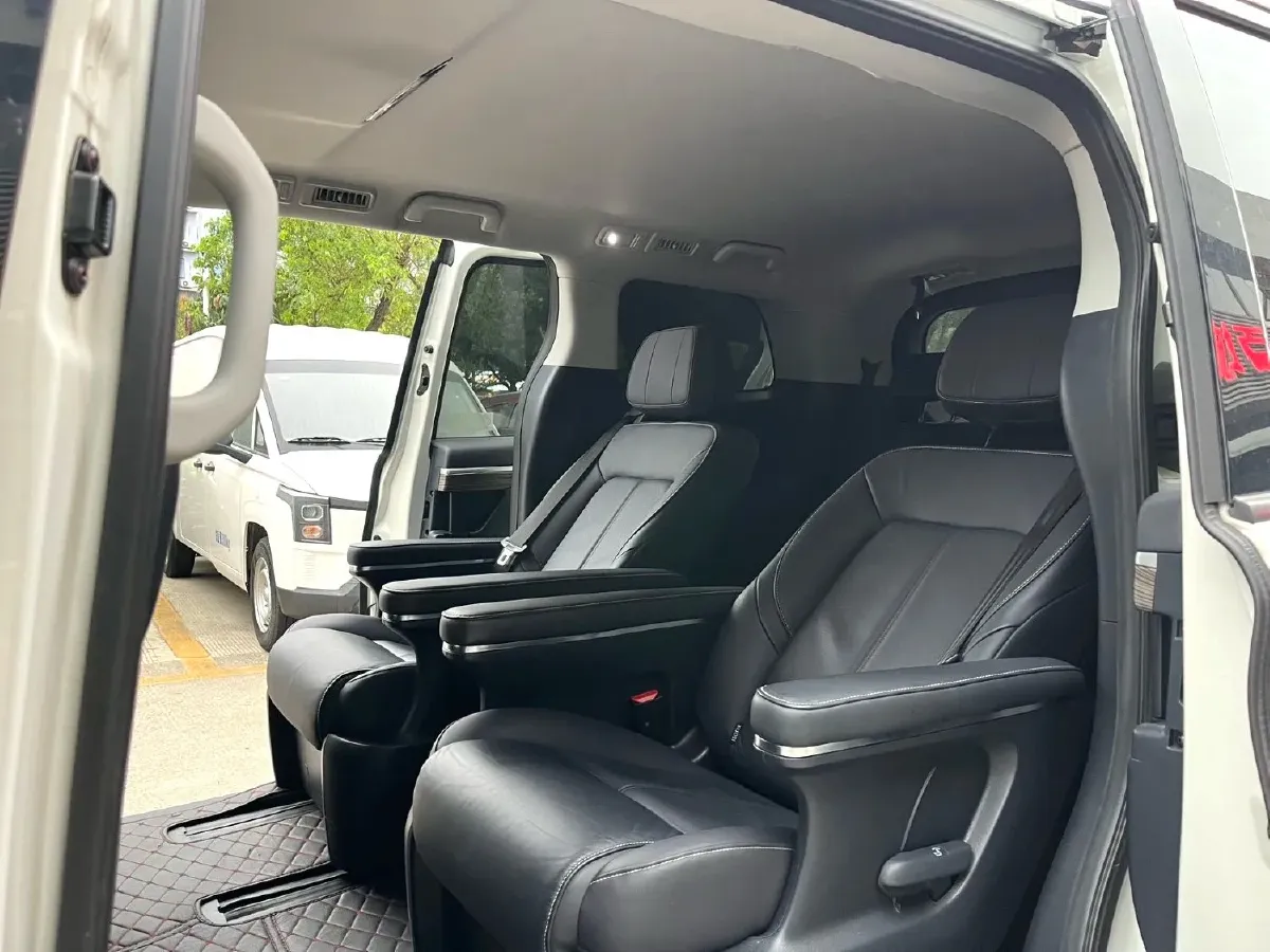 2021 GAC Trumpchi M8 2.0T 252HP L4 8AT,autocango,china used car exporter,china ev exporter,chinese used car exporter,chinese used ev exporter