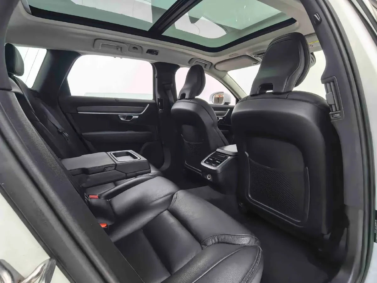 2017 HongQi H7 3.0L 231HP V6 6AT,autocango,china used car exporter,china ev exporter,chinese used car exporter,chinese used ev exporter