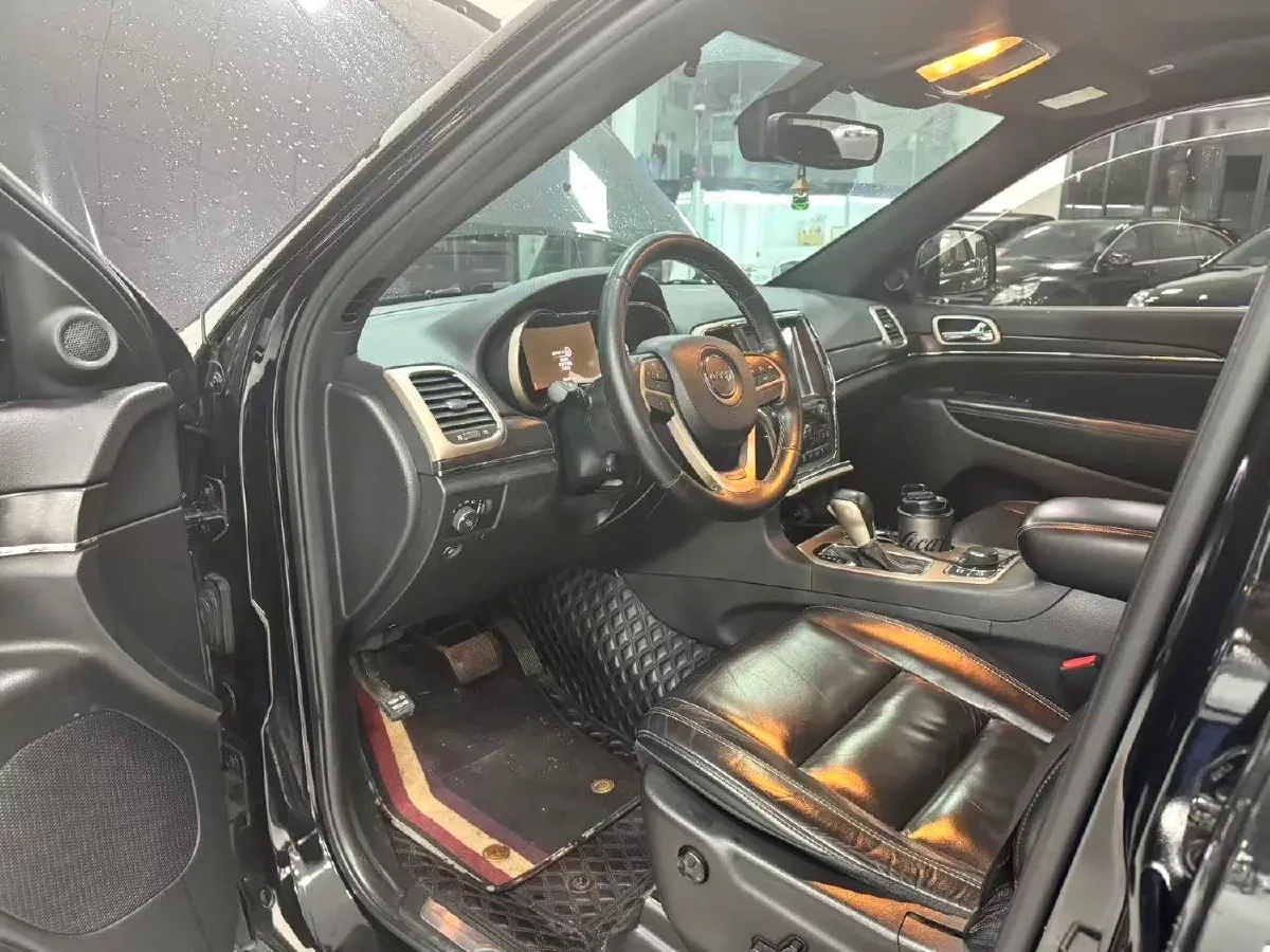 2017 Jeep Grand Cherokee 3.0L 234HP V6 8AT,autocango,china used car exporter,china ev exporter,chinese used car exporter,chinese used ev exporter