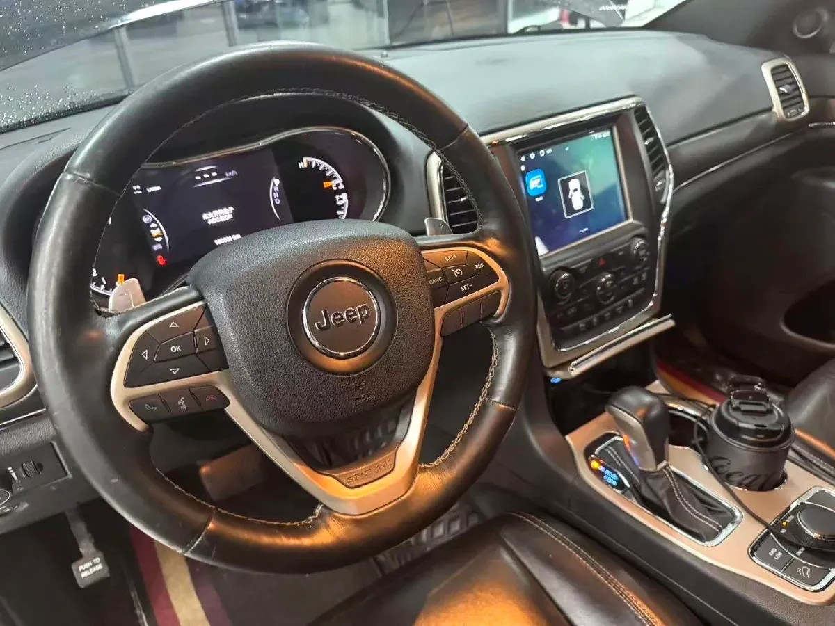 2017 Jeep Grand Cherokee 3.0L 234HP V6 8AT,autocango,china used car exporter,china ev exporter,chinese used car exporter,chinese used ev exporter