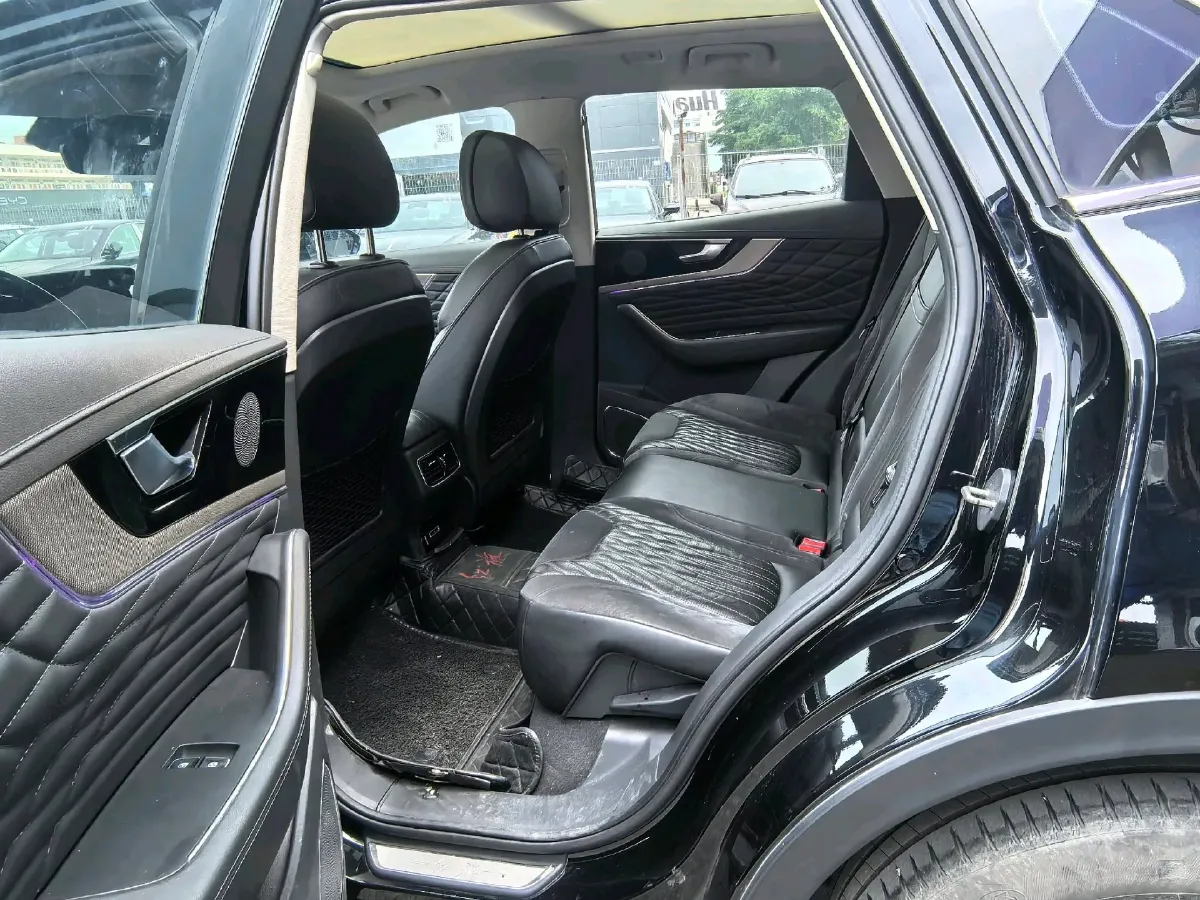 2022 HongQi HS5 2.0T 224HP L4 6AT,autocango,china used car exporter,china ev exporter,chinese used car exporter,chinese used ev exporter