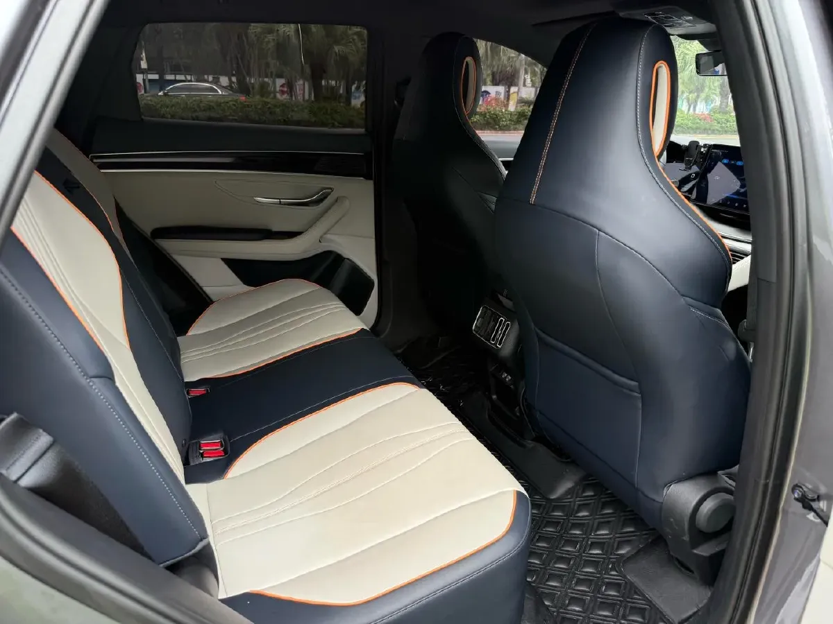 2022 Geely JiaJi 1.5T 177HP L3 7DCT PHEV 15.5KWH,autocango,china used car exporter,china ev exporter,chinese used car exporter,chinese used ev exporter