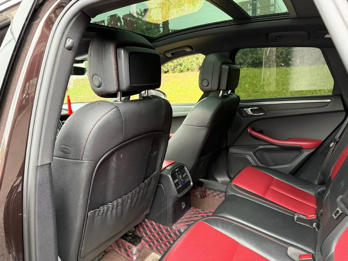 2021 Porsche Macan 2.0T 252HP L4 7DCT,autocango,china used car exporter,china ev exporter,chinese used car exporter,chinese used ev exporter