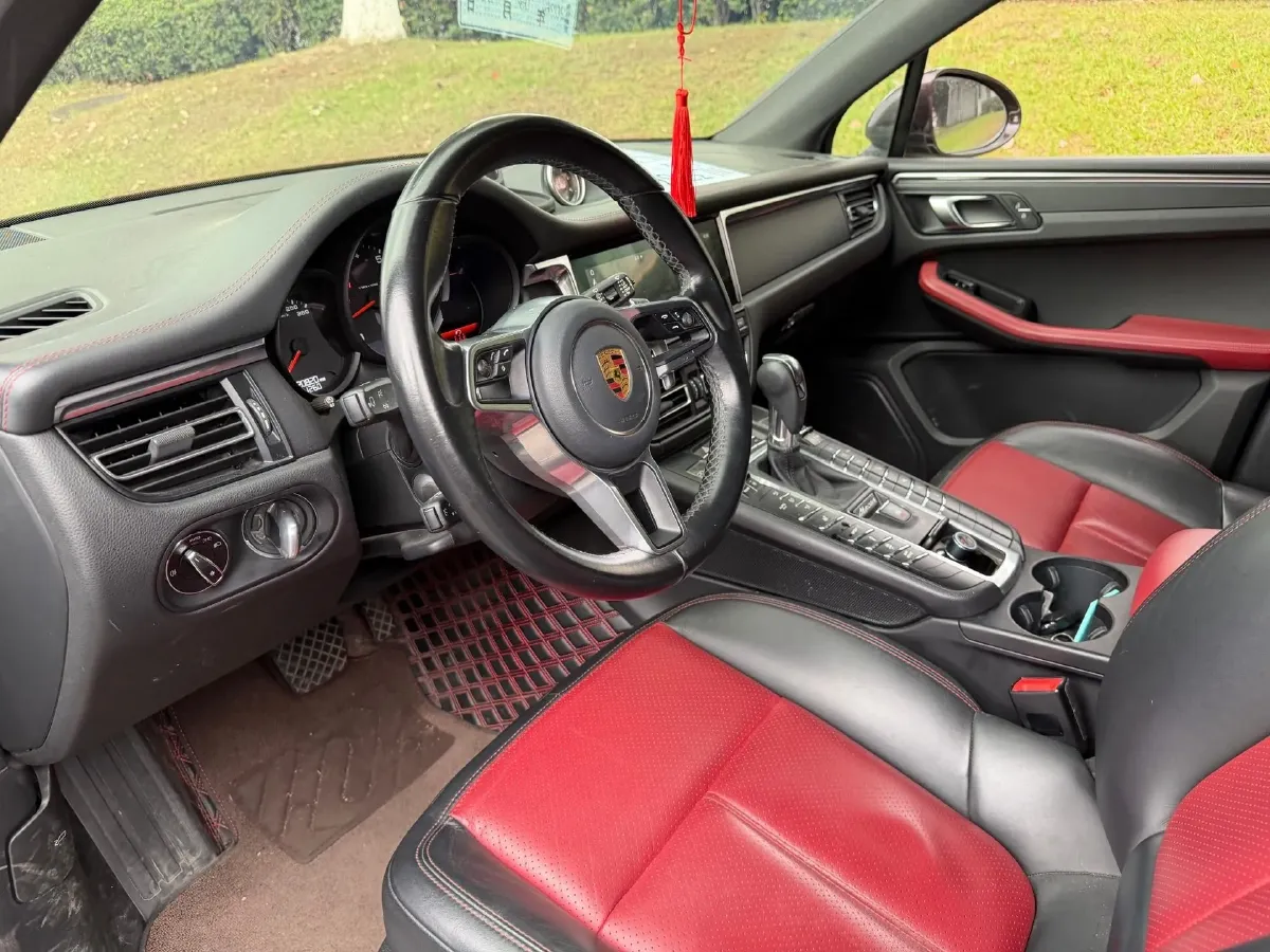 2021 Porsche Macan 2.0T 252HP L4 7DCT,autocango,china used car exporter,china ev exporter,chinese used car exporter,chinese used ev exporter