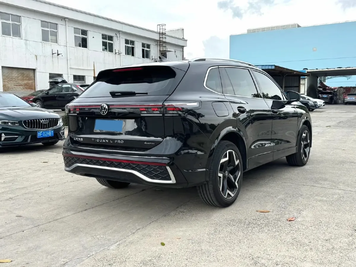 2024 Volkswagen Tiguan L 2.0T 220HP L4 7DCT,autocango,china used car exporter,china ev exporter,chinese used car exporter,chinese used ev exporter