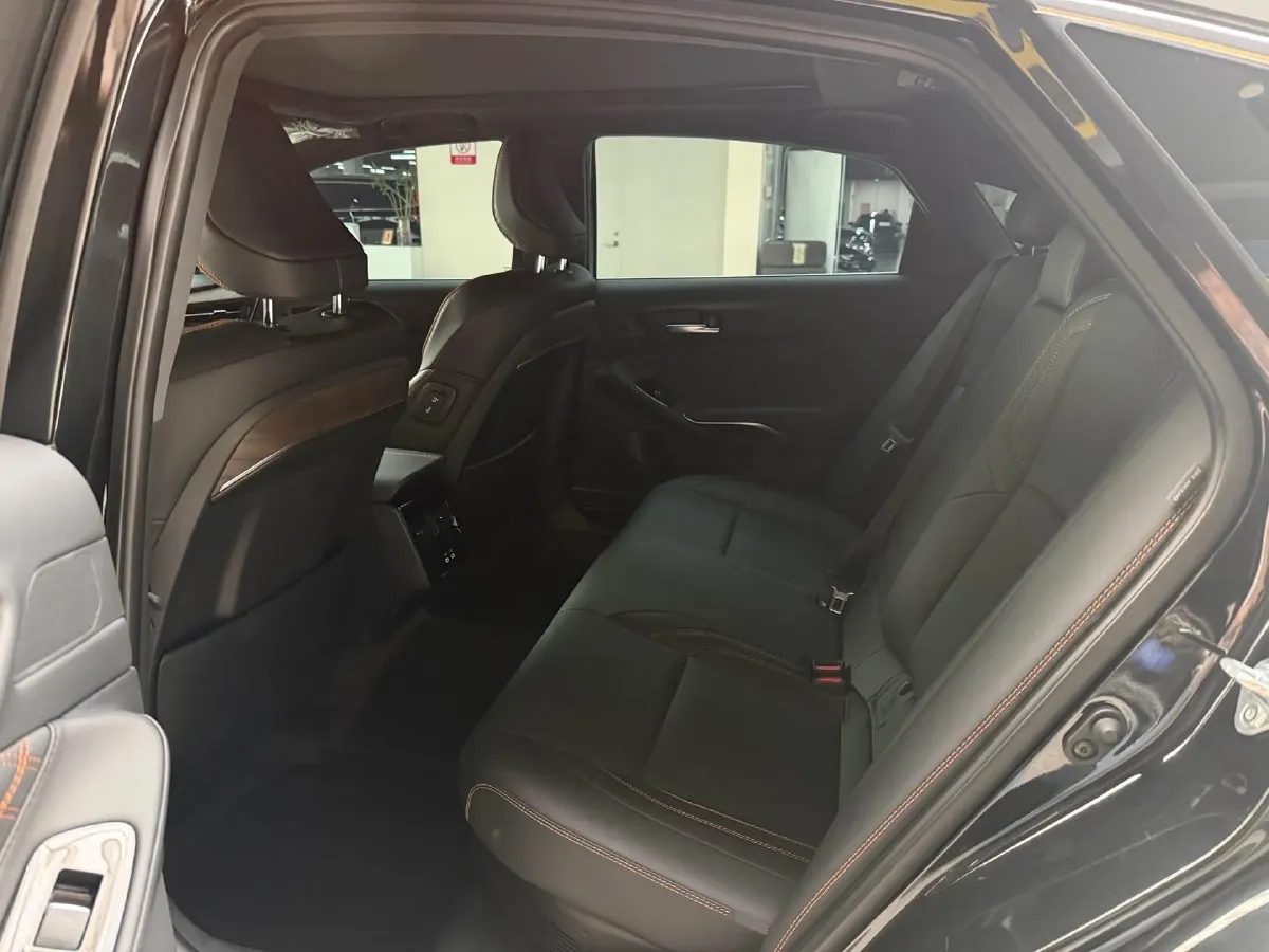 2024 Toyota Avalon 2.0L 152HP L4 E-CVT Hybrid,autocango,china used car exporter,china ev exporter,chinese used car exporter,chinese used ev exporter
