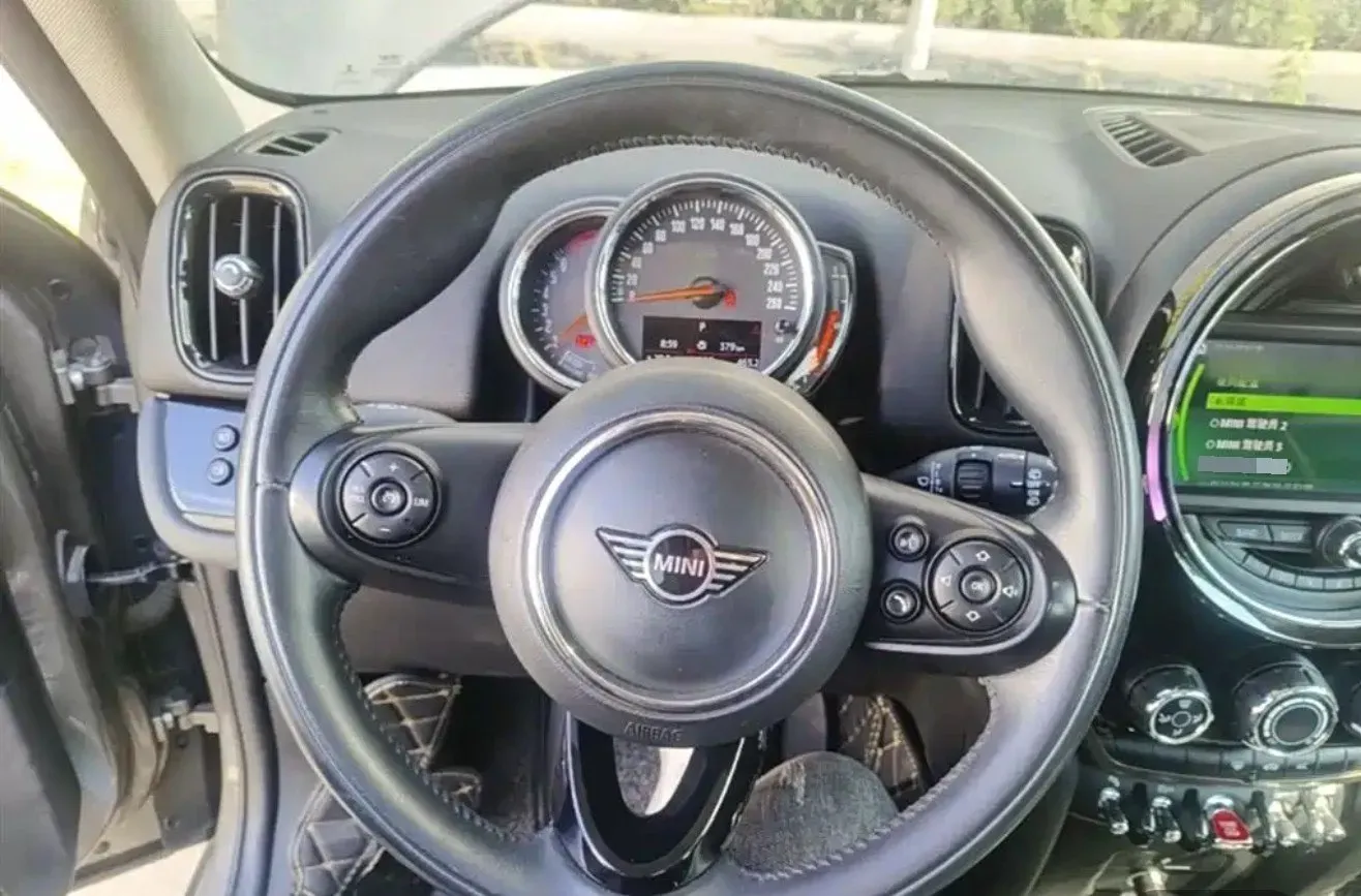 2020 MINI COUNTRYMAN 1.5T 136HP L3 8AT,autocango,china used car exporter,china ev exporter,chinese used car exporter,chinese used ev exporter