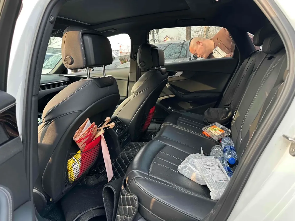 2023 Audi A4L 2.0T 190HP L4 7DCT,autocango,china used car exporter,china ev exporter,chinese used car exporter,chinese used ev exporter