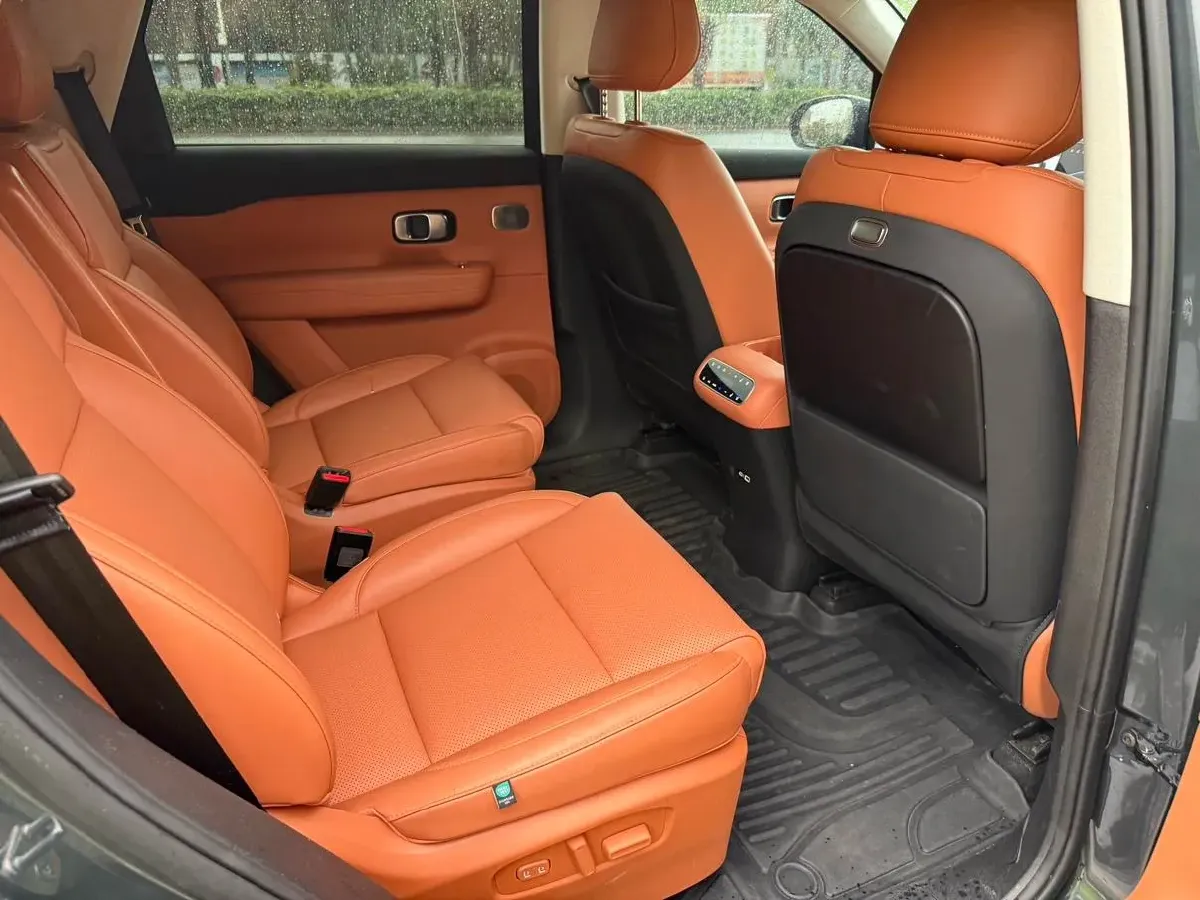 2024 Leapmotor C16 BEV 67.7KWH,autocango,china used car exporter,china ev exporter,chinese used car exporter,chinese used ev exporter