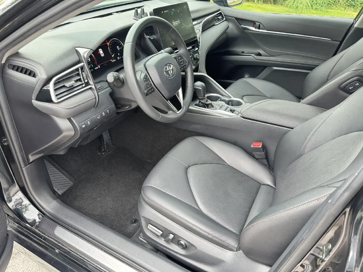 2021 Toyota Camry 2.5L 209HP L4 8AT,autocango,china used car exporter,china ev exporter,chinese used car exporter,chinese used ev exporter