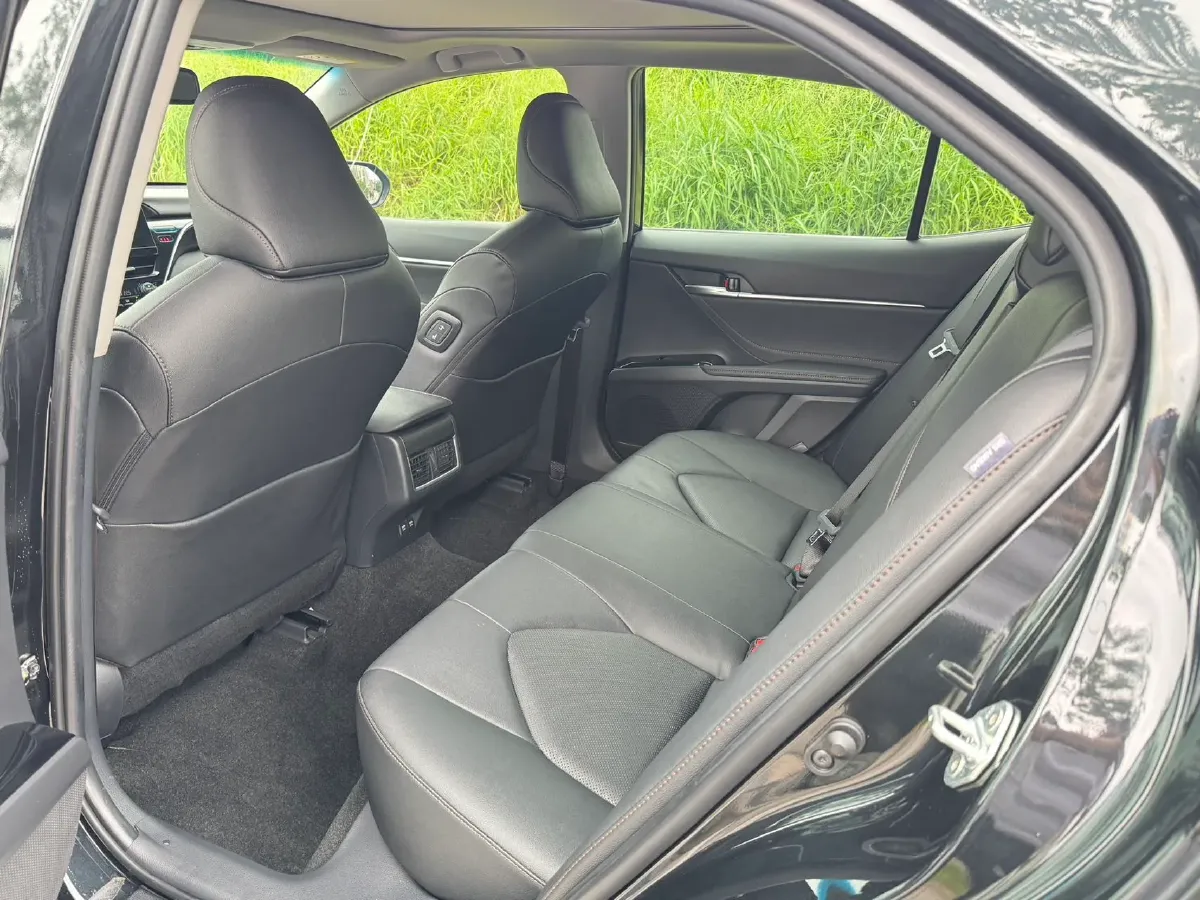 2021 Toyota Camry 2.5L 209HP L4 8AT,autocango,china used car exporter,china ev exporter,chinese used car exporter,chinese used ev exporter