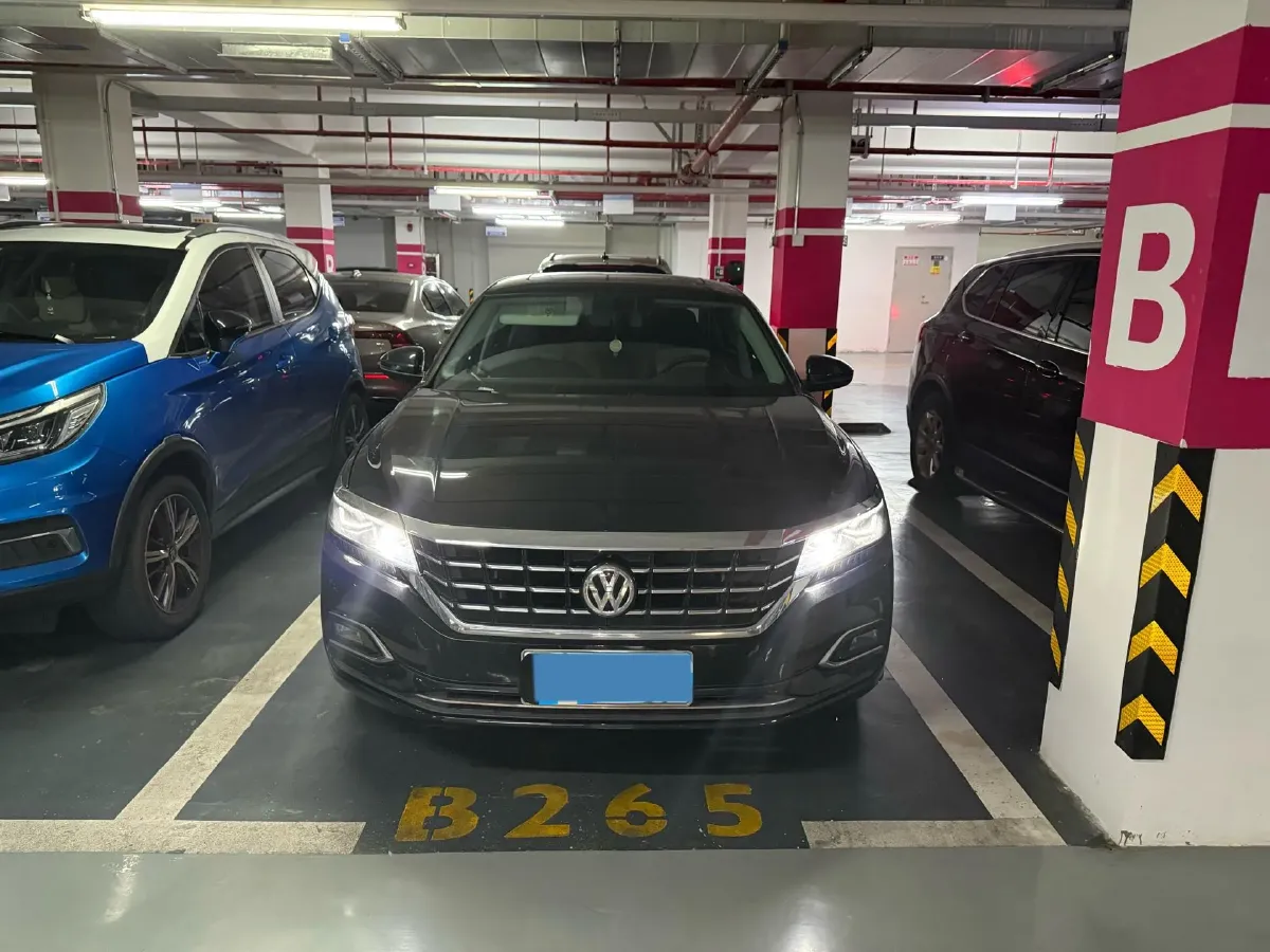2020 Volkswagen Passat 2.0T 220HP L4 7DCT,autocango,china used car exporter,china ev exporter,chinese used car exporter,chinese used ev exporter