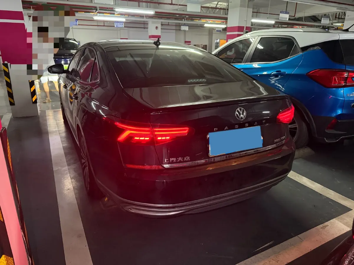 2020 Volkswagen Passat 2.0T 220HP L4 7DCT,autocango,china used car exporter,china ev exporter,chinese used car exporter,chinese used ev exporter