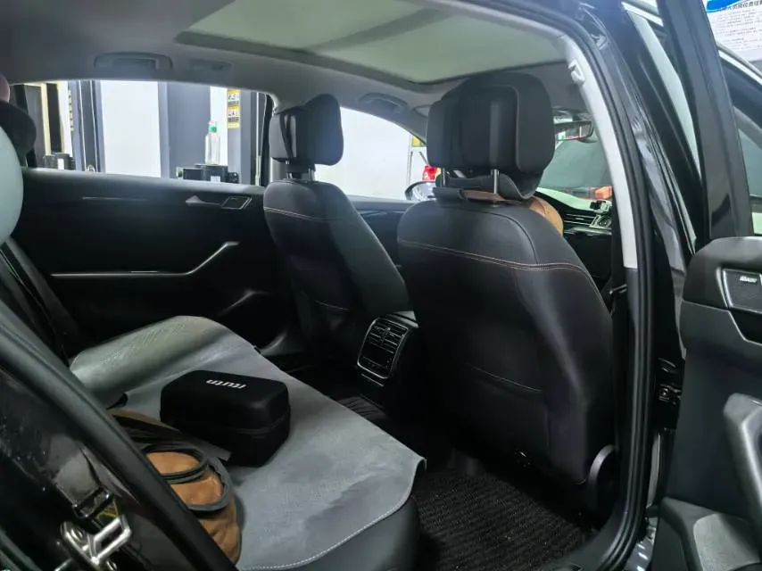 2021 Volkswagen Magotan 2.0T 186HP L4 7DCT,autocango,china used car exporter,china ev exporter,chinese used car exporter,chinese used ev exporter