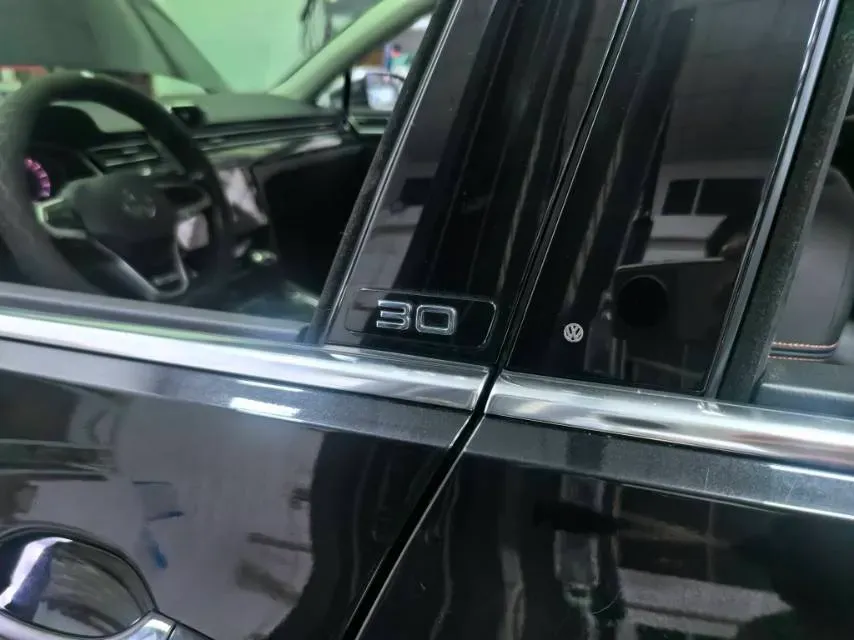 2021 Volkswagen Magotan 2.0T 186HP L4 7DCT,autocango,china used car exporter,china ev exporter,chinese used car exporter,chinese used ev exporter