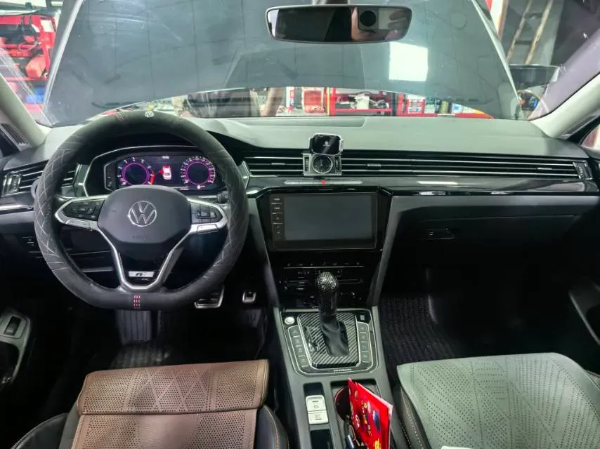2021 Volkswagen Magotan 2.0T 186HP L4 7DCT,autocango,china used car exporter,china ev exporter,chinese used car exporter,chinese used ev exporter