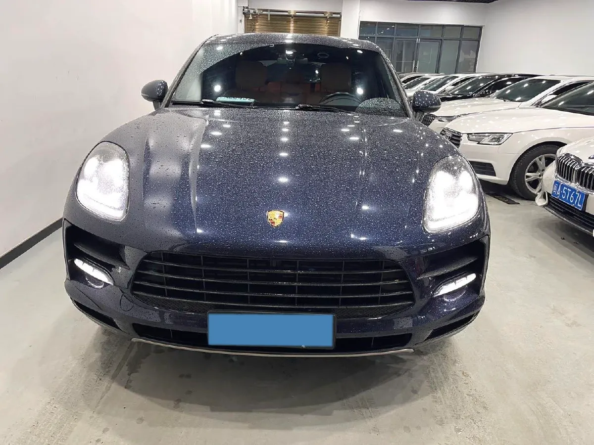 2018 Porsche Macan 2.0T 252HP L4 7DCT,autocango,china used car exporter,china ev exporter,chinese used car exporter,chinese used ev exporter