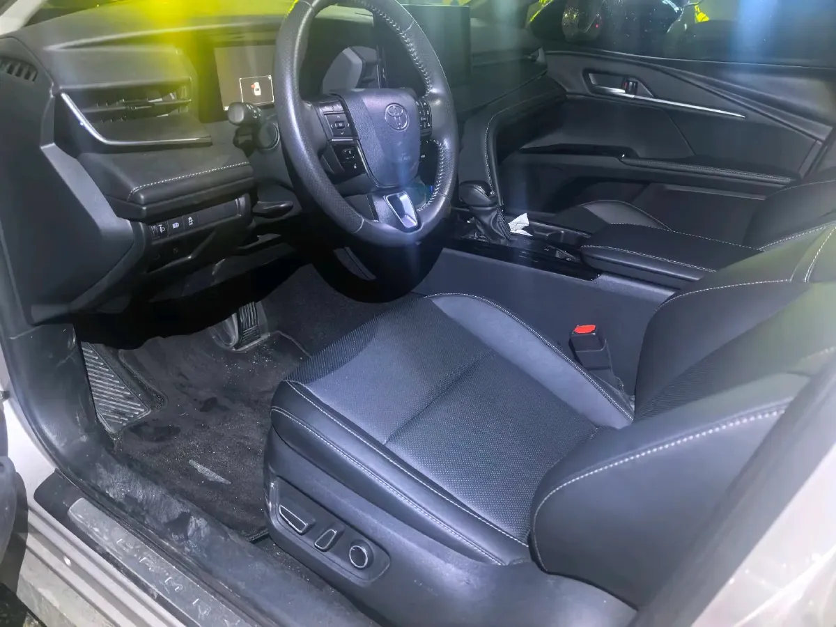 2024 Toyota Camry 2.0L 152HP L4 E-CVT Hybrid,autocango,china used car exporter,china ev exporter,chinese used car exporter,chinese used ev exporter