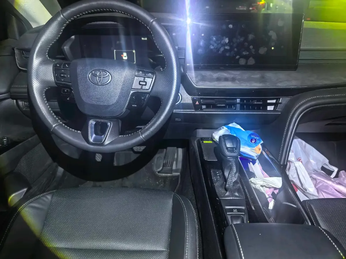 2024 Toyota Camry 2.0L 152HP L4 E-CVT Hybrid,autocango,china used car exporter,china ev exporter,chinese used car exporter,chinese used ev exporter