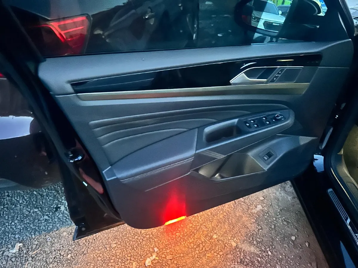 2021 Volkswagen Passat 2.0T 186HP L4 7DCT,autocango,china used car exporter,china ev exporter,chinese used car exporter,chinese used ev exporter