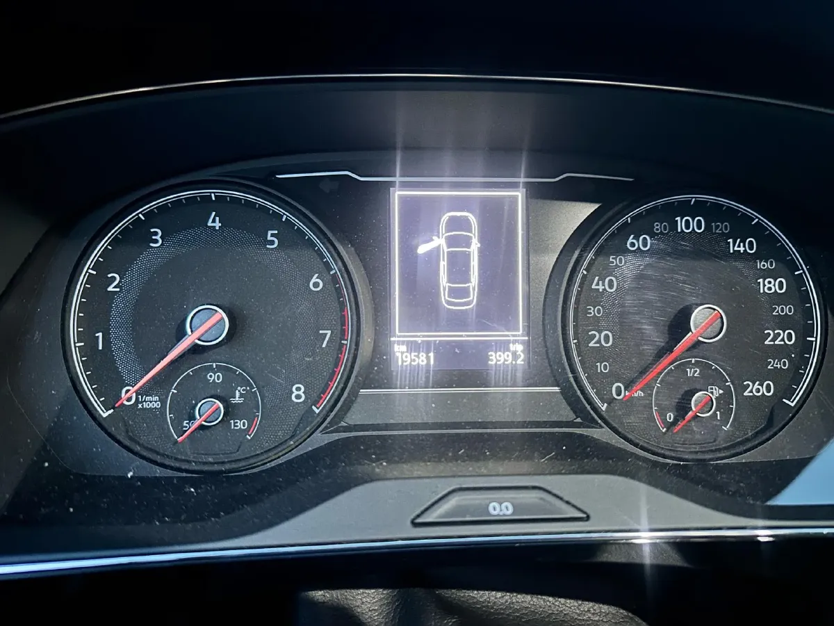 2021 Volkswagen Passat 2.0T 186HP L4 7DCT,autocango,china used car exporter,china ev exporter,chinese used car exporter,chinese used ev exporter