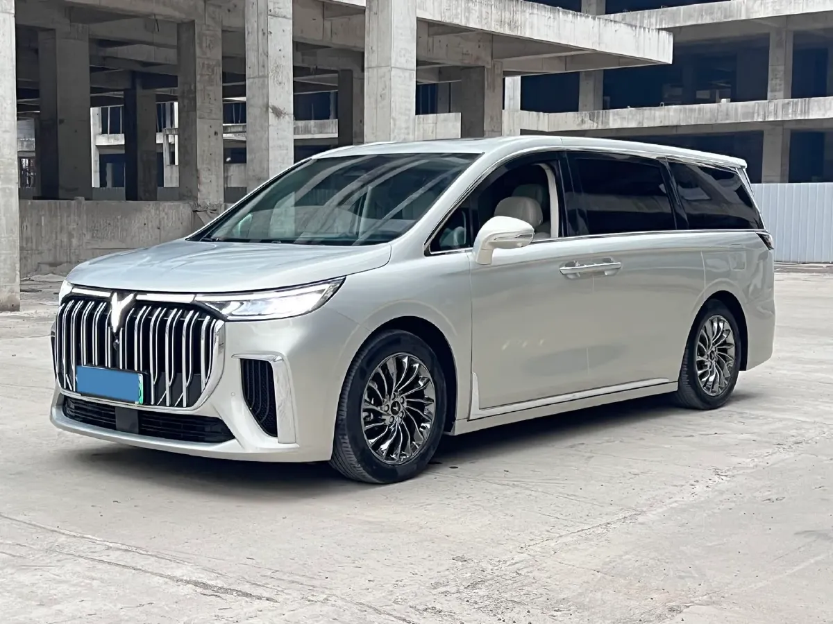 2022 Voyah Dream 1.5T 136HP L4 PHEV 25.57KWH,autocango,china used car exporter,china ev exporter,chinese used car exporter,chinese used ev exporter