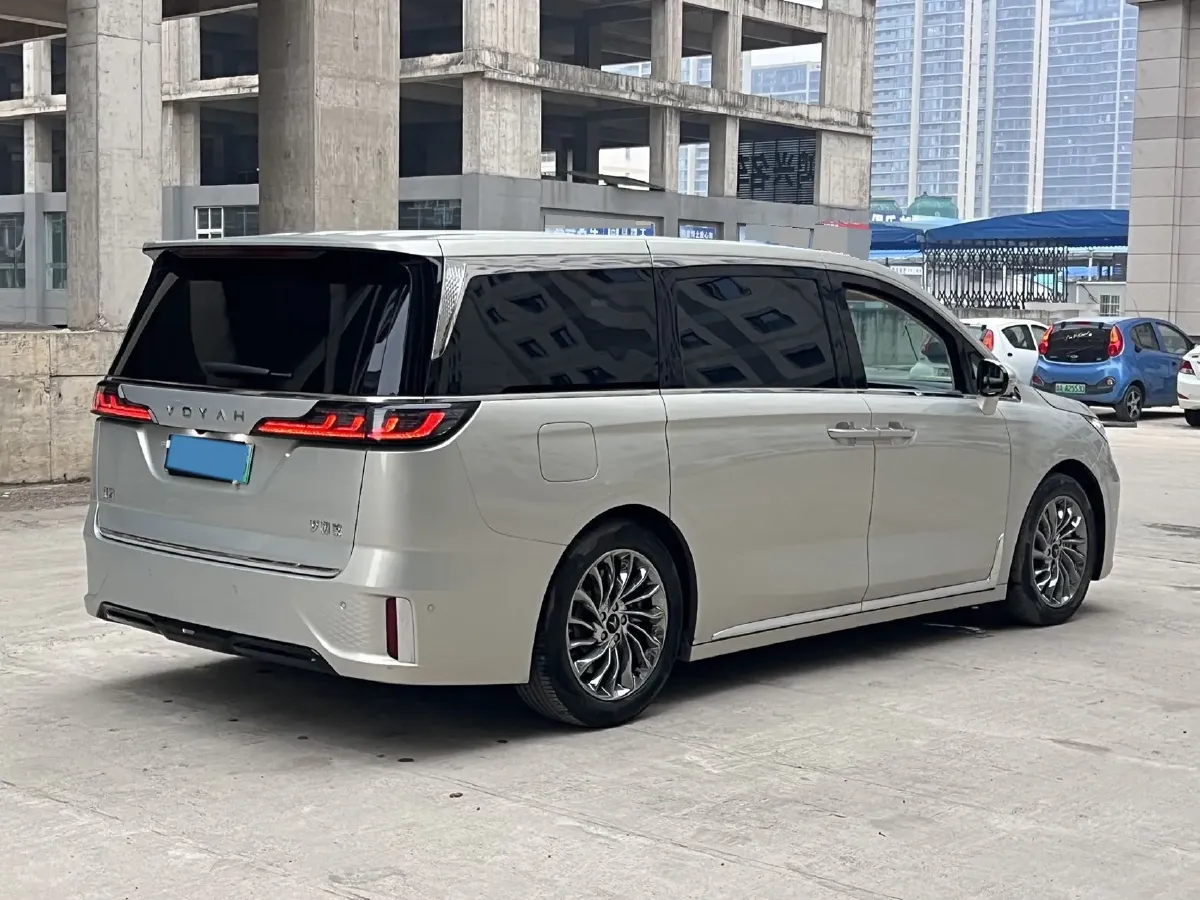 2022 Voyah Dream 1.5T 136HP L4 PHEV 25.57KWH,autocango,china used car exporter,china ev exporter,chinese used car exporter,chinese used ev exporter