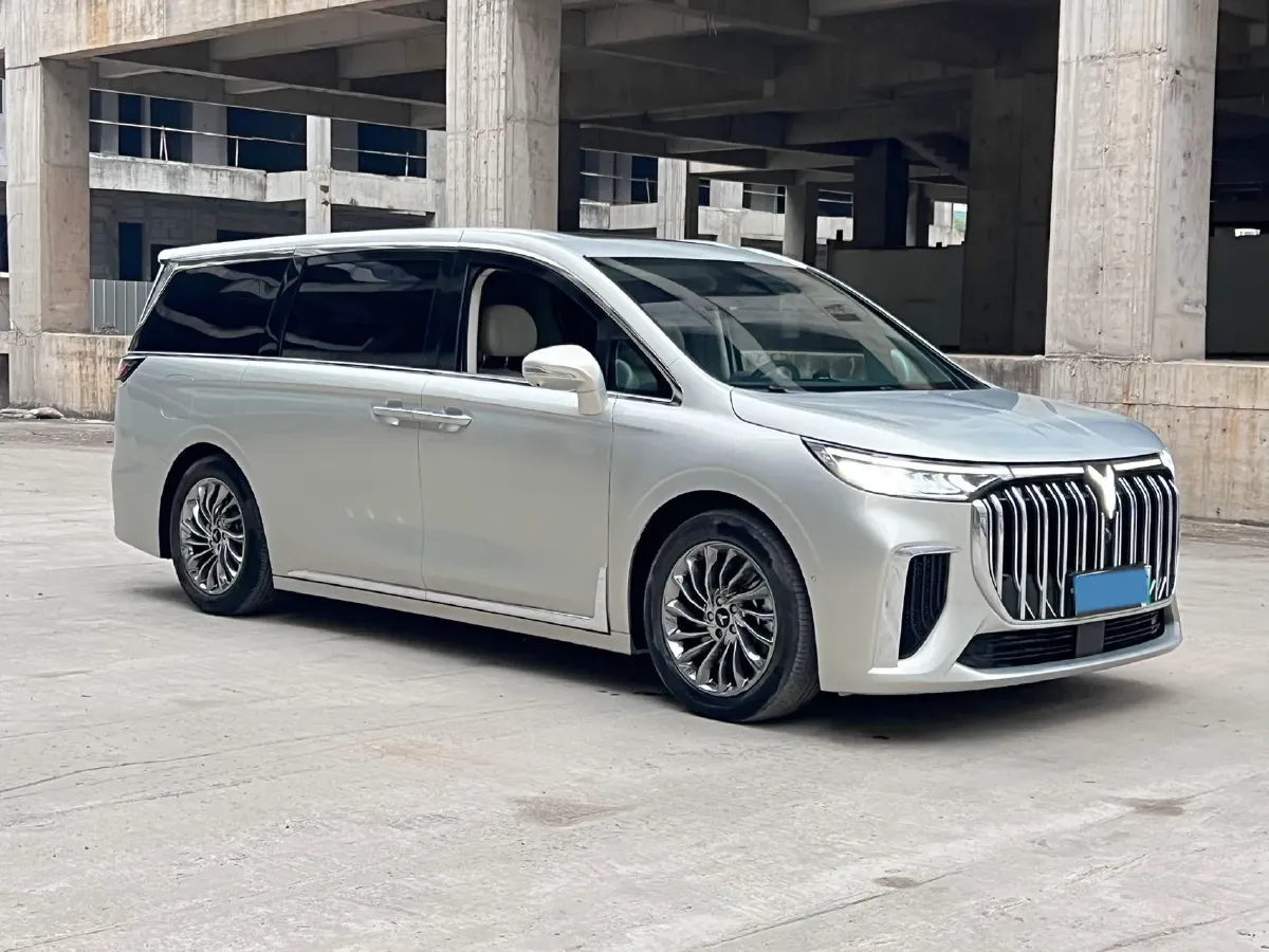 2022 Voyah Dream 1.5T 136HP L4 PHEV 25.57KWH,autocango,china used car exporter,china ev exporter,chinese used car exporter,chinese used ev exporter