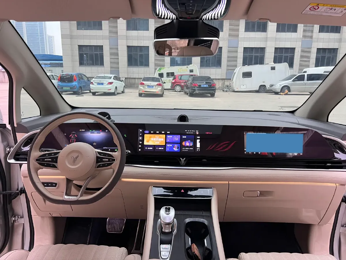 2022 Voyah Dream 1.5T 136HP L4 PHEV 25.57KWH,autocango,china used car exporter,china ev exporter,chinese used car exporter,chinese used ev exporter