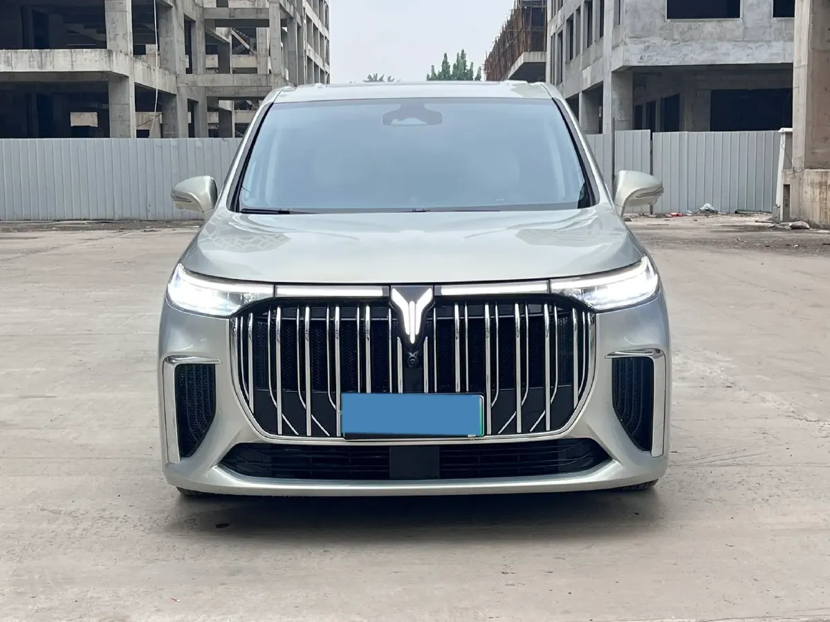 2022 Voyah Dream 1.5T 136HP L4 PHEV 25.57KWH,autocango,china used car exporter,china ev exporter,chinese used car exporter,chinese used ev exporter