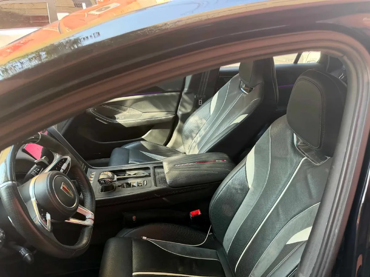 2024 HongQi H6 2.0T 252HP L4 8AT,autocango,china used car exporter,china ev exporter,chinese used car exporter,chinese used ev exporter