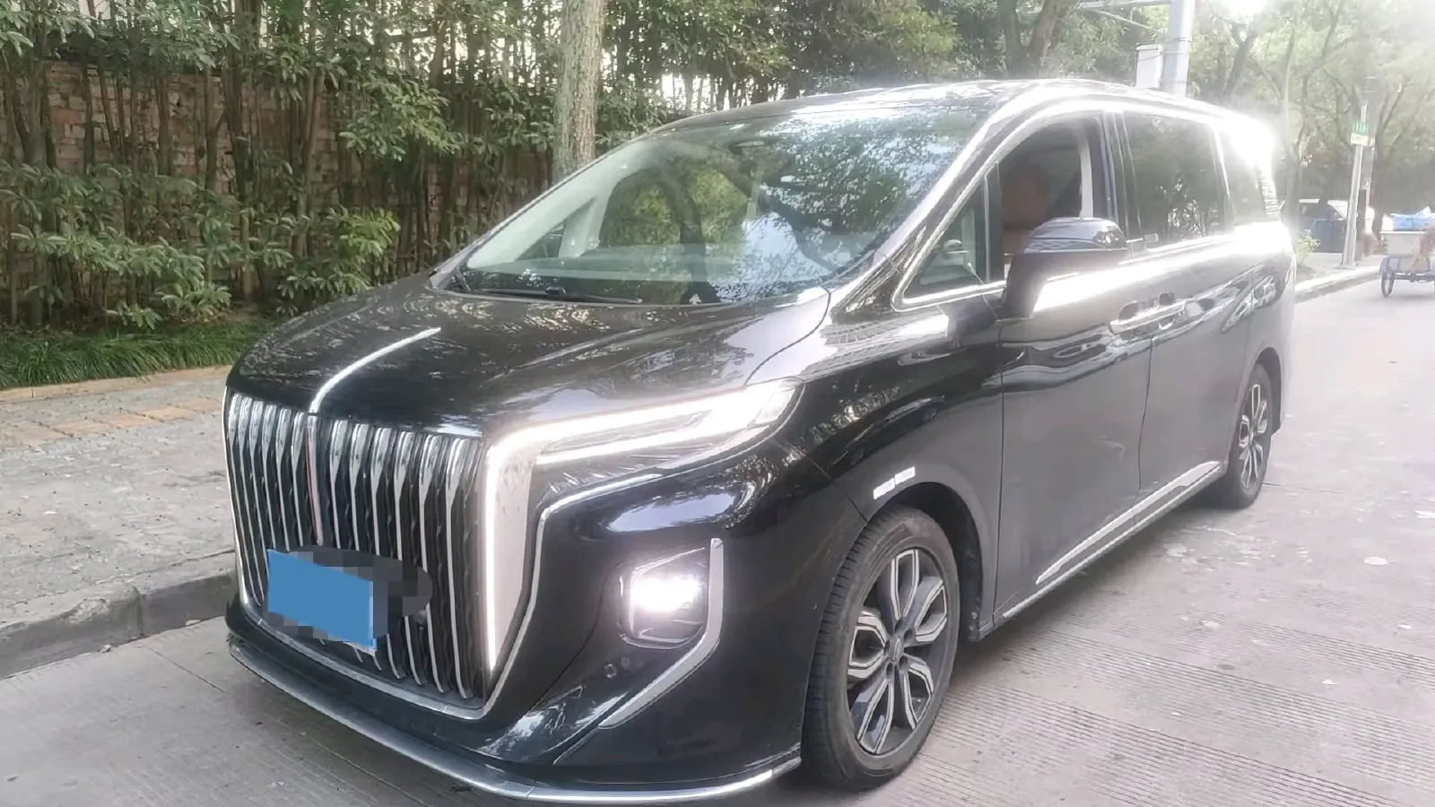 2023 HongQi HQ9 2.0T 252HP L4 8AT,autocango,china used car exporter,china ev exporter,chinese used car exporter,chinese used ev exporter