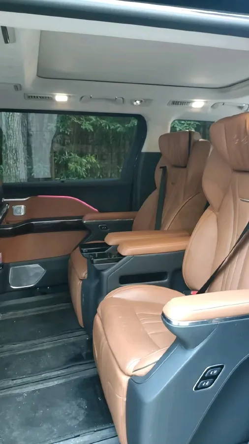 2023 HongQi HQ9 2.0T 252HP L4 8AT,autocango,china used car exporter,china ev exporter,chinese used car exporter,chinese used ev exporter