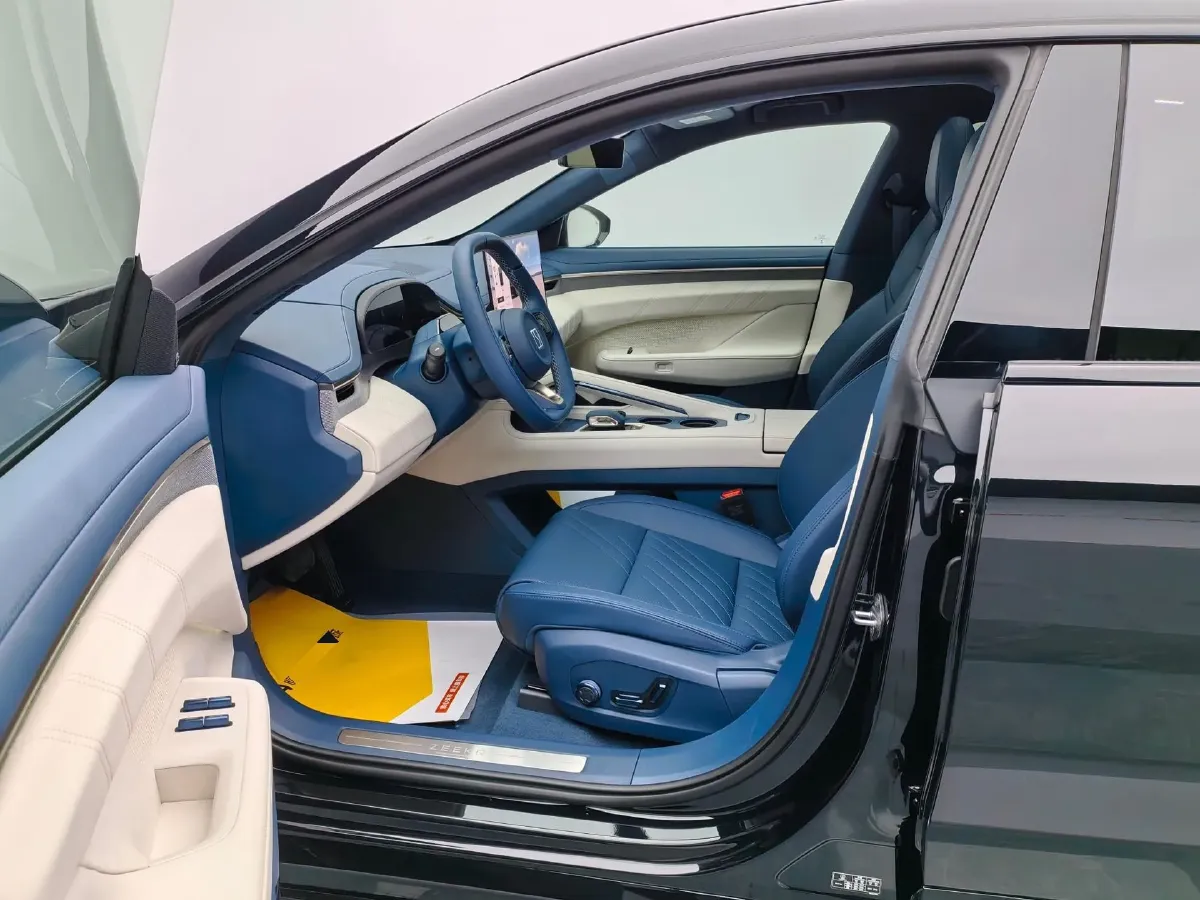 2025 Zeekr 001 BEV 100KWH,autocango,china used car exporter,china ev exporter,chinese used car exporter,chinese used ev exporter