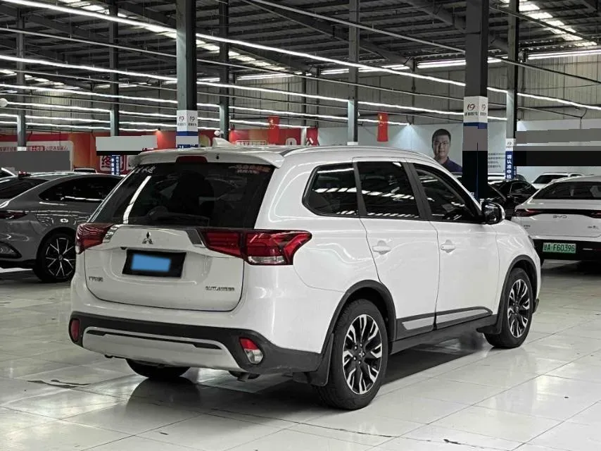2019 Mitsubishi Outlander 2.0L 166HP L4 CVT,autocango,china used car exporter,china ev exporter,chinese used car exporter,chinese used ev exporter