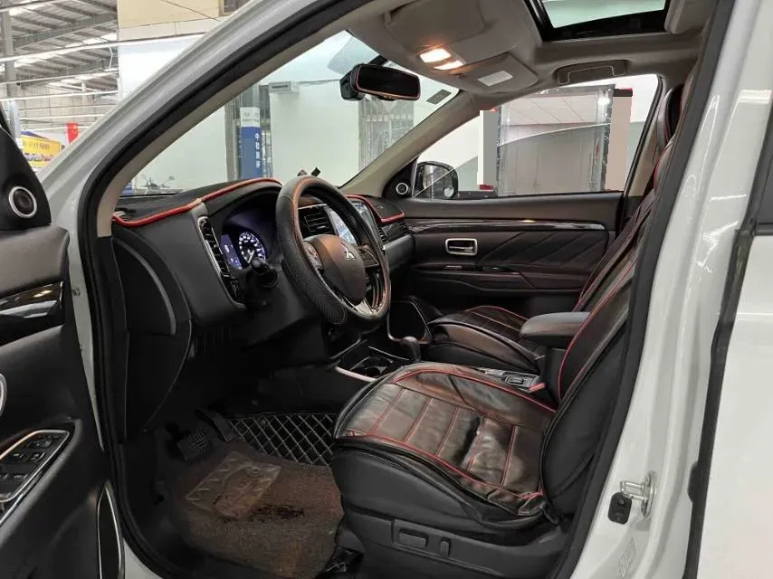 2019 Mitsubishi Outlander 2.0L 166HP L4 CVT,autocango,china used car exporter,china ev exporter,chinese used car exporter,chinese used ev exporter