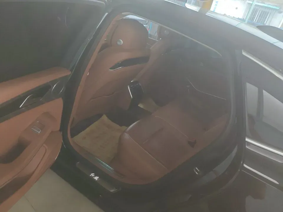 2020 HongQi H9 2.0T 252HP L4 7DCT,autocango,china used car exporter,china ev exporter,chinese used car exporter,chinese used ev exporter