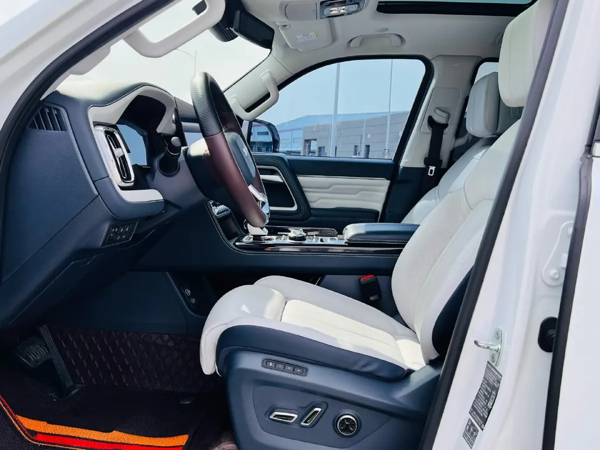 2022 Beijing BJ60 2.0T 267HP L4 8AT,autocango,china used car exporter,china ev exporter,chinese used car exporter,chinese used ev exporter