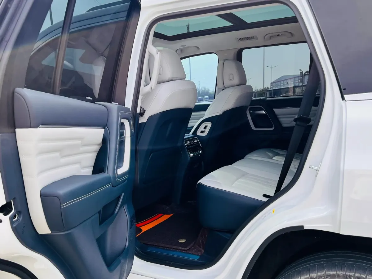 2022 Beijing BJ60 2.0T 267HP L4 8AT,autocango,china used car exporter,china ev exporter,chinese used car exporter,chinese used ev exporter
