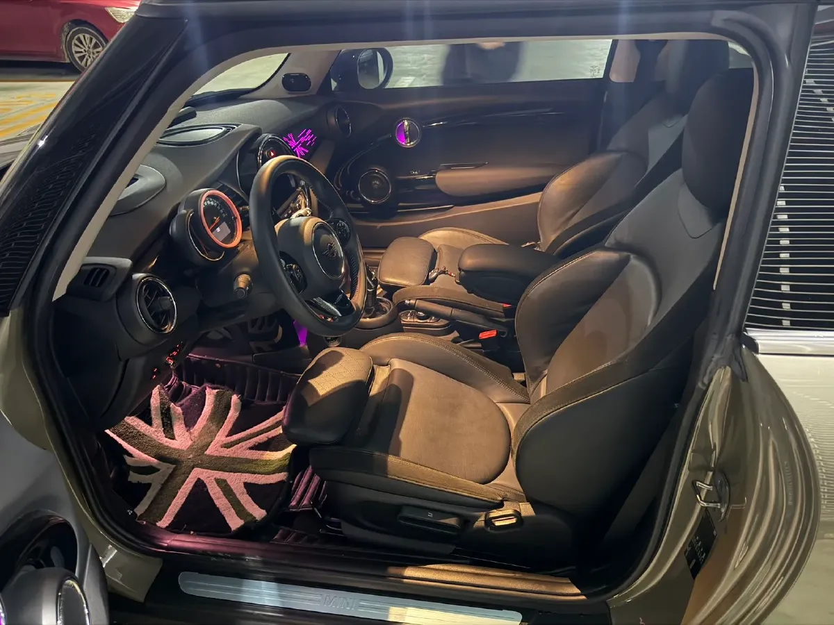 2020 MINI MINI 1.5T 136HP L3 7DCT,autocango,china used car exporter,china ev exporter,chinese used car exporter,chinese used ev exporter