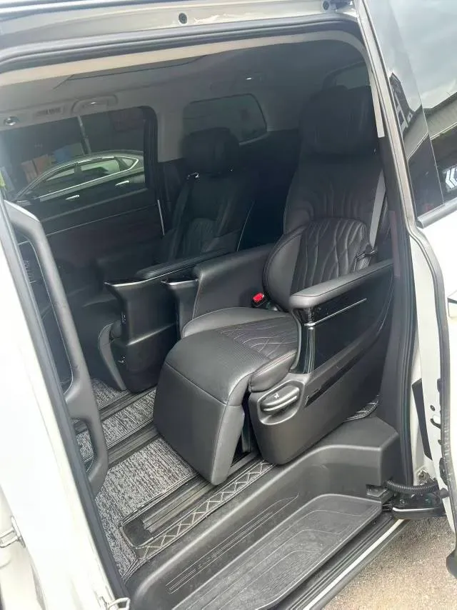 2024 GAC Trumpchi M8 2.0T 252HP L4 8AT,autocango,china used car exporter,china ev exporter,chinese used car exporter,chinese used ev exporter