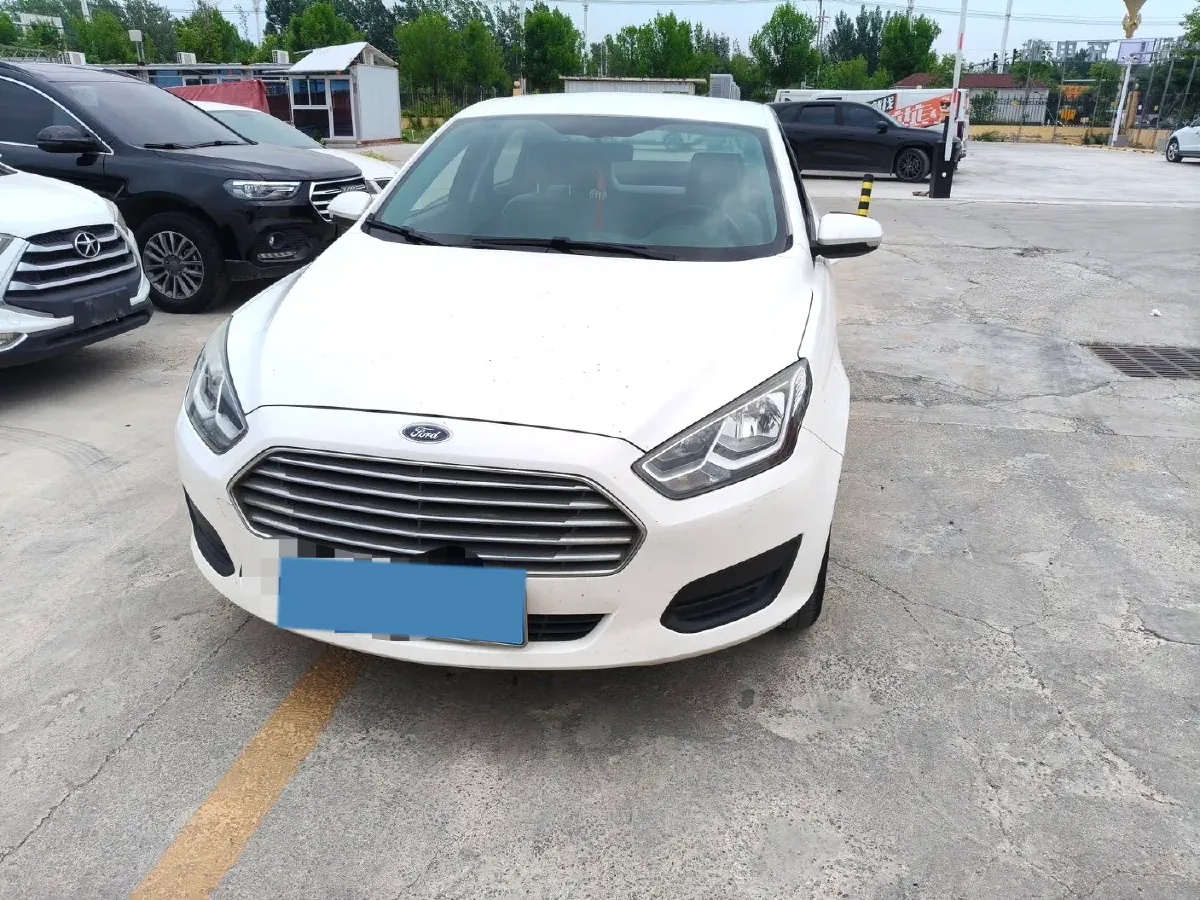 2019 Ford Escort 1.5L 122HP L3 6AT,autocango,china used car exporter,china ev exporter,chinese used car exporter,chinese used ev exporter