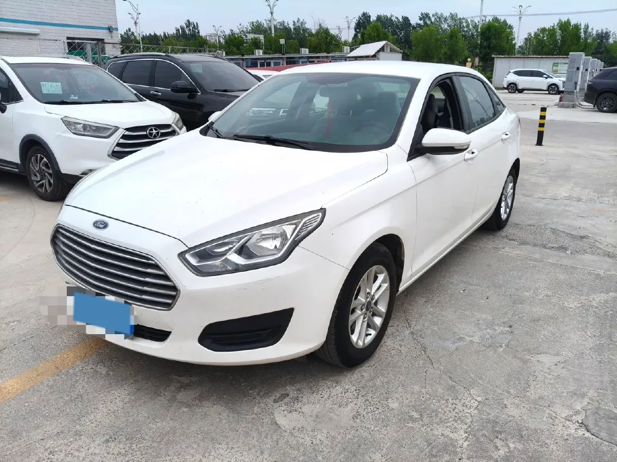 2019 Ford Escort 1.5L 122HP L3 6AT,autocango,china used car exporter,china ev exporter,chinese used car exporter,chinese used ev exporter
