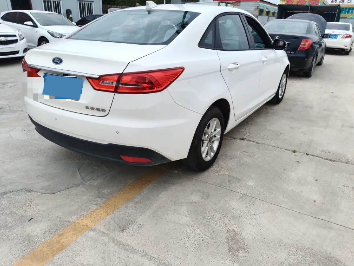 2019 Ford Escort 1.5L 122HP L3 6AT,autocango,china used car exporter,china ev exporter,chinese used car exporter,chinese used ev exporter