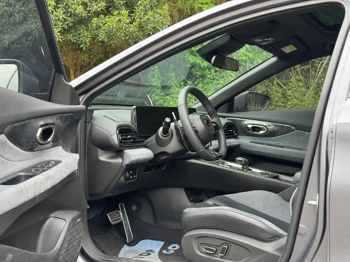 2024 GAC Trumpchi Empow 2.0T 265HP L4 8AT,autocango,china used car exporter,china ev exporter,chinese used car exporter,chinese used ev exporter