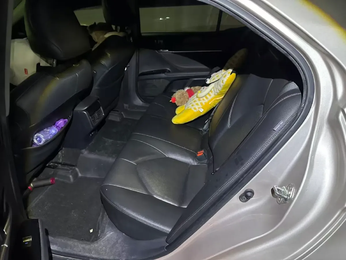 2021 Toyota Camry 2.5L 209HP L4 8AT,autocango,china used car exporter,china ev exporter,chinese used car exporter,chinese used ev exporter