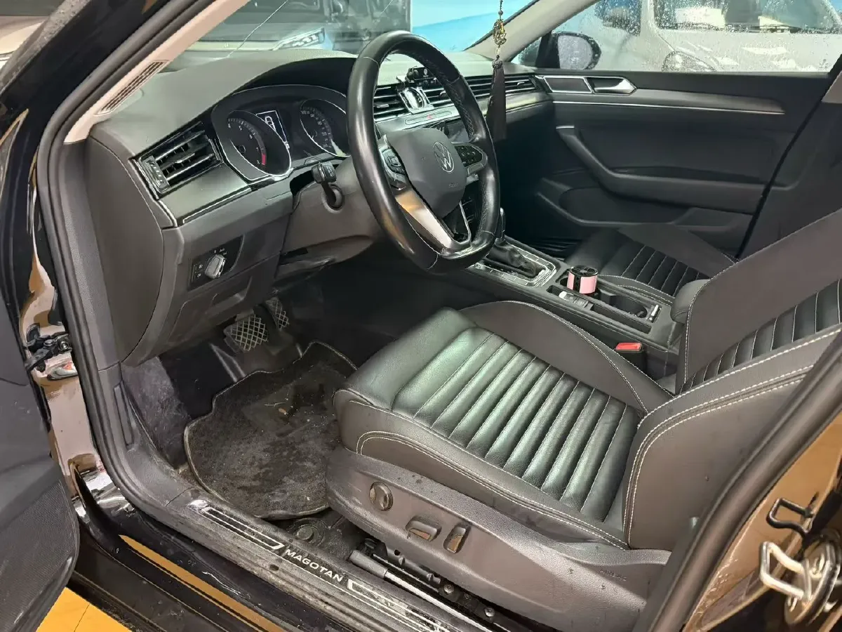 2020 Volkswagen Magotan 2.0T 186HP L4 7DCT,autocango,china used car exporter,china ev exporter,chinese used car exporter,chinese used ev exporter
